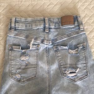 American eagle light wash ripped jeans